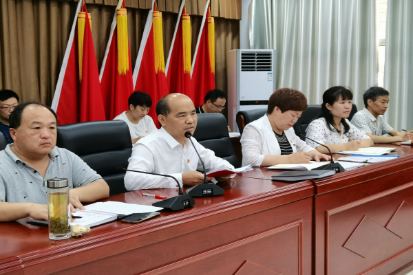 王玉柱讲党课.jpg