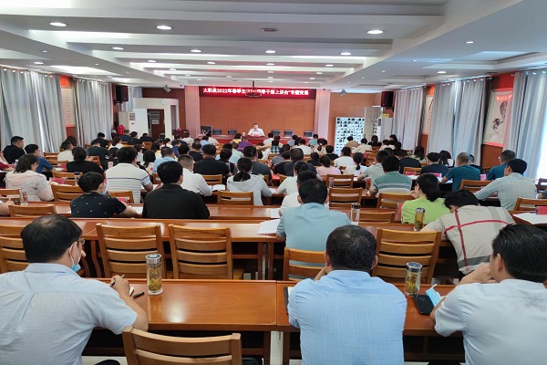 b3c8d52bbcc84086db78fcfc86cc470.jpg