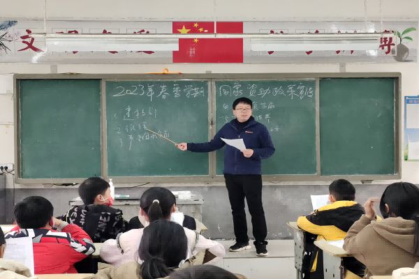 太和县洪山镇“四强化”资助政策宣传,助力乡村振兴战略(1).jpg