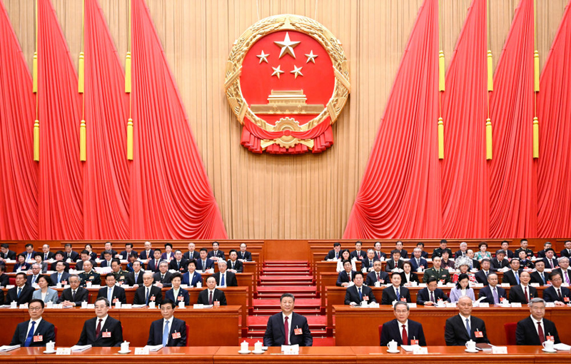 十四届全国人大三次会议在京开幕  习近平王沪宁蔡奇丁薛祥李希韩正等在主席台就座  李强作政府工作报告 赵乐际主持大会  听取关于代表法修正草案的说明等